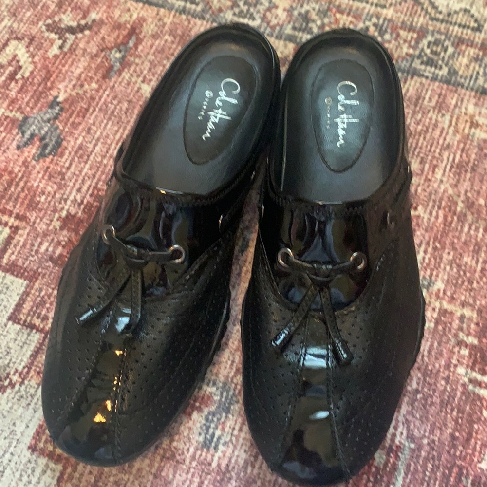Cole Haan G series slip on leather shoes. These have Nike air soles. Size 6